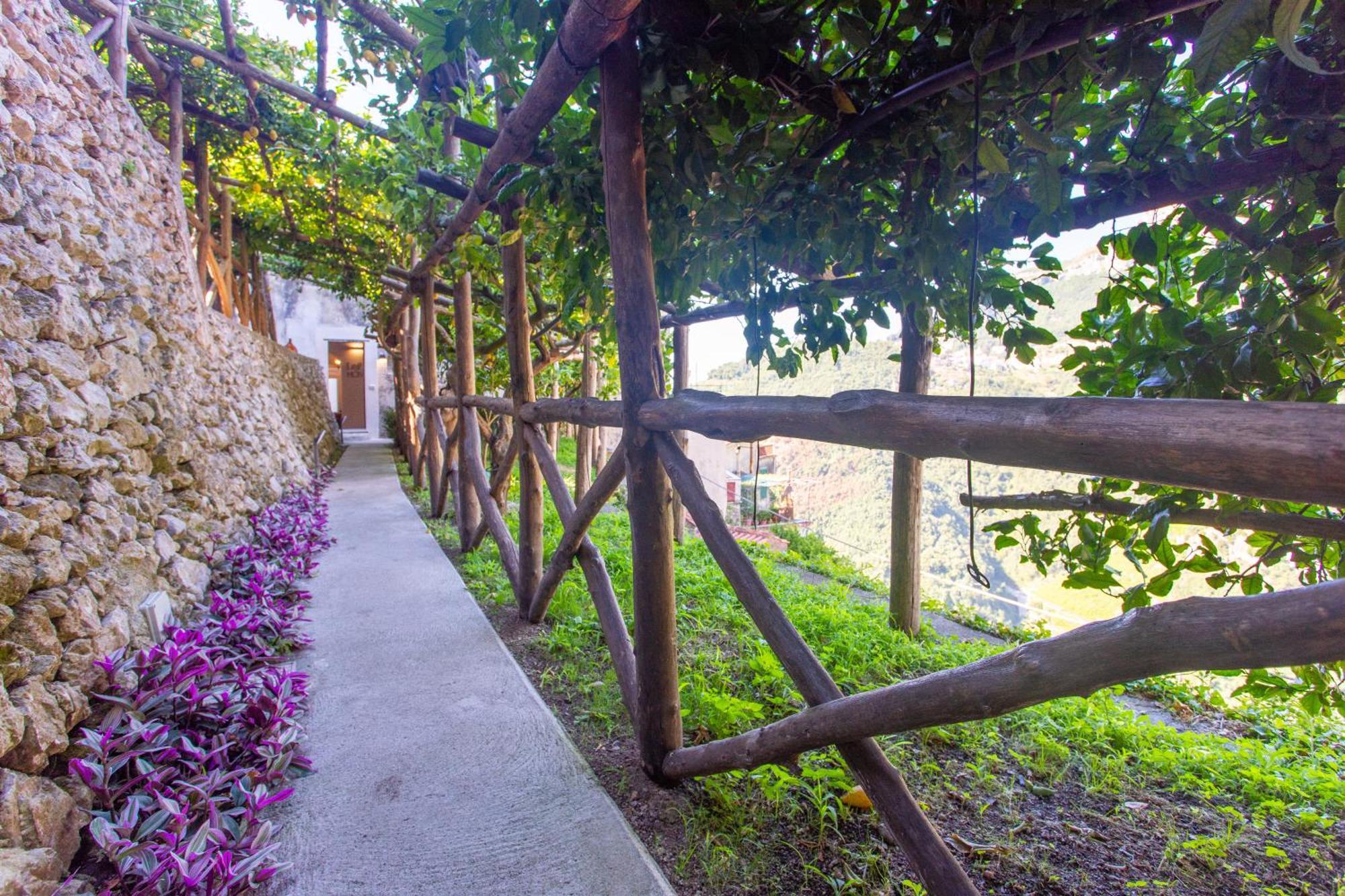 Poggio Angelarosa: Lemon Garden Stay&Relax Scala Εξωτερικό φωτογραφία