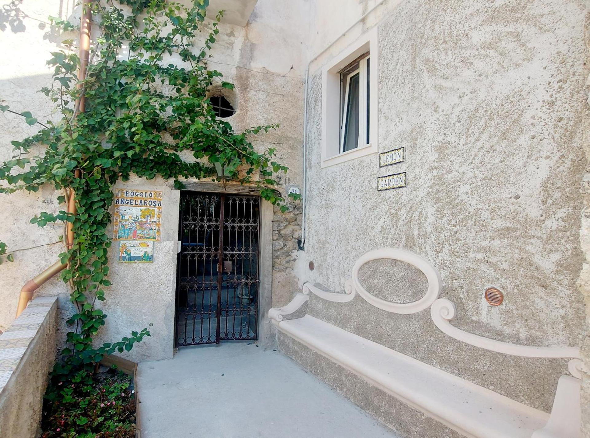 Poggio Angelarosa: Lemon Garden Stay&Relax Scala Εξωτερικό φωτογραφία